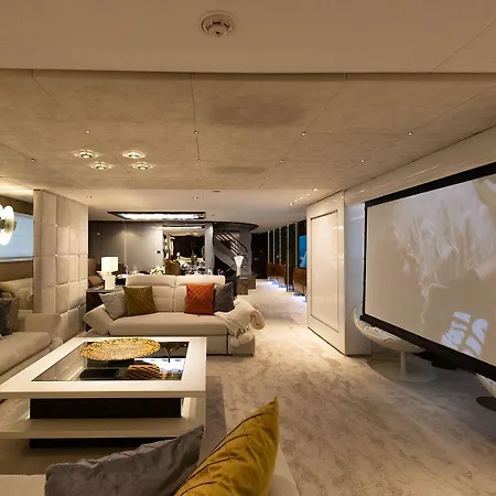 Trackside Superyacht Vip - Tiamat 船屋 *